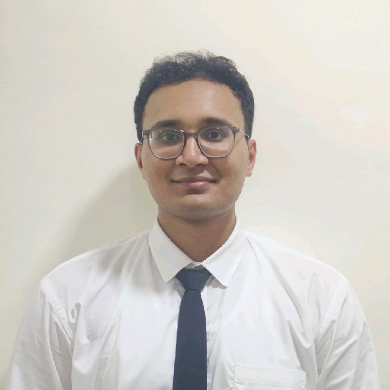 MBA CET topper student portrait – Admitted to Top B-School – The Top Percentile