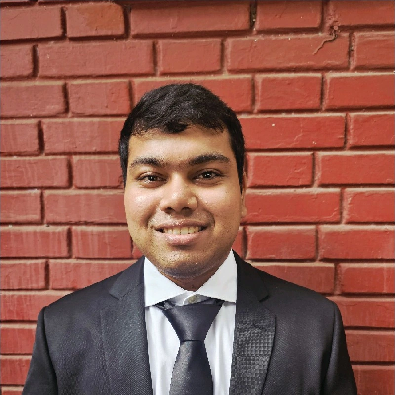 MBA CET topper student portrait – Admitted to Top B-School – The Top Percentile