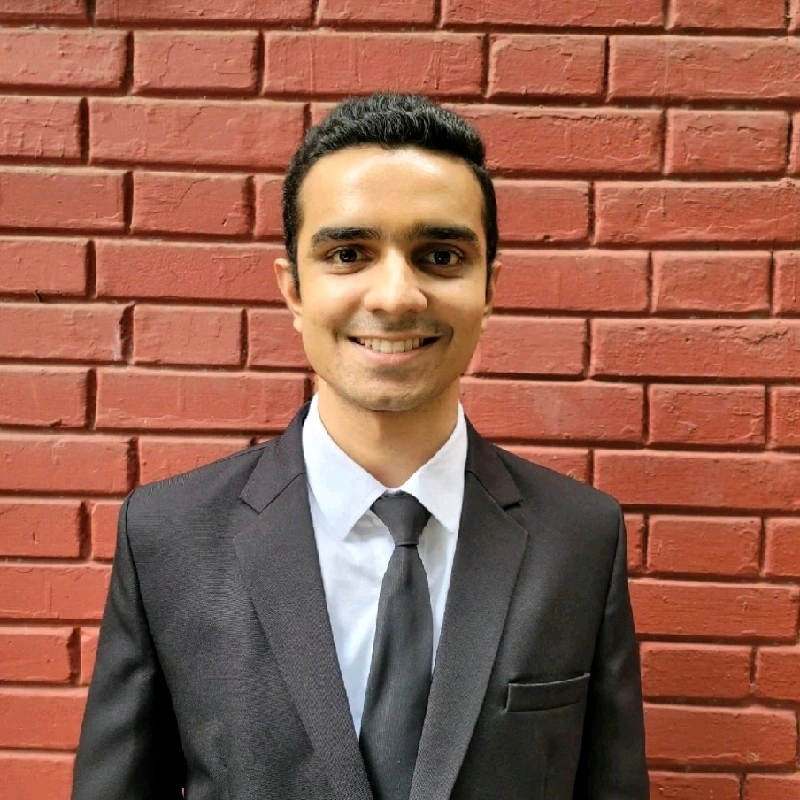 MBA CET topper student portrait – Admitted to Top B-School – The Top Percentile